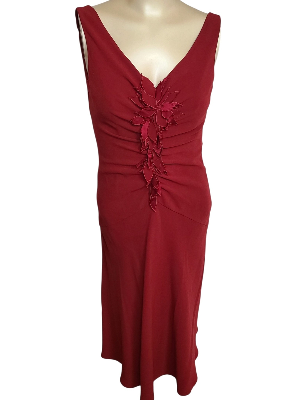 BCBGMAXAZRIA Red Silk Blend Floral Applique V-Neck Midi Dress Size 2
